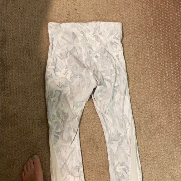Lululemon size 6 leggings - Picture 2 of 3